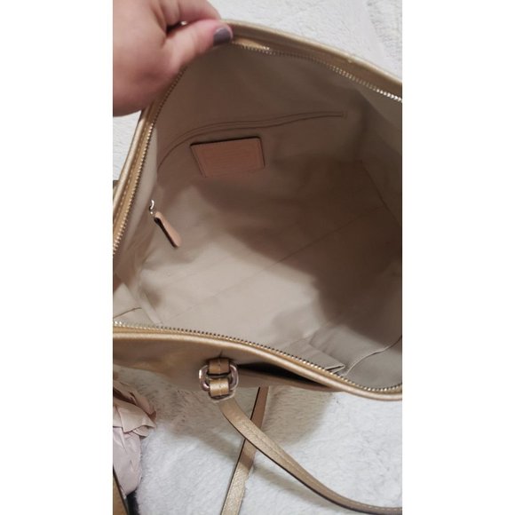 Coach Authentic Peyton Saffiano Leather Shoulder Bag Gold and Wallet - Picture 4 of 9